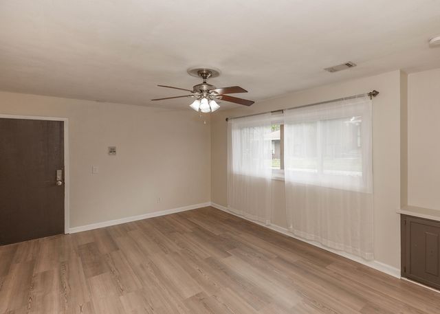 1211 48th Avenue 26, East Moline, IL 61244
