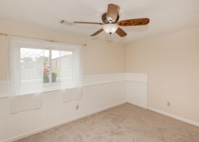 1211 48th Avenue 26, East Moline, IL 61244