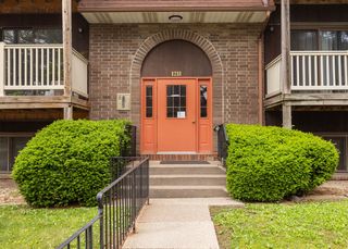 1211 48th Avenue 26, East Moline, IL 61244
