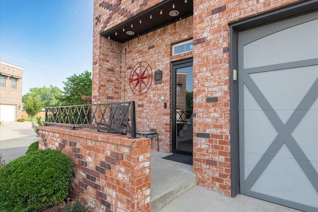 501 S Fretz Avenue, Edmond, OK 73003