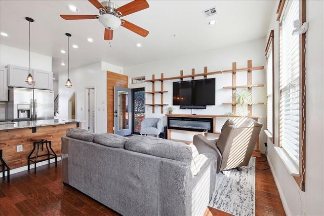501 S Fretz Avenue, Edmond, OK 73003