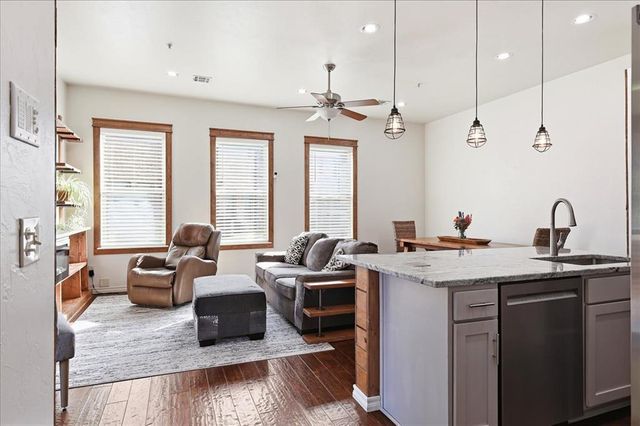 501 S Fretz Avenue, Edmond, OK 73003