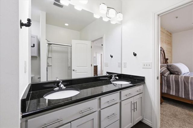 501 S Fretz Avenue, Edmond, OK 73003