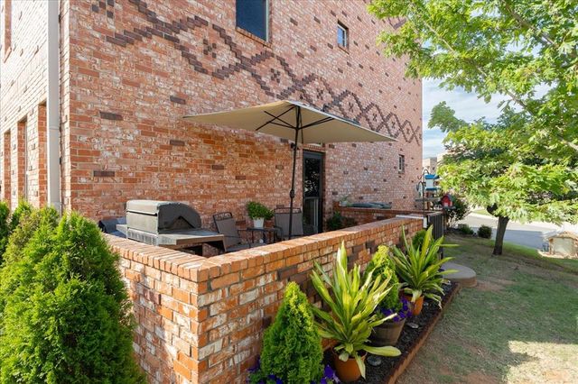 501 S Fretz Avenue, Edmond, OK 73003