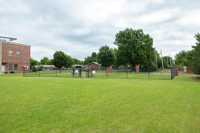 501 S Fretz Avenue, Edmond, OK 73003