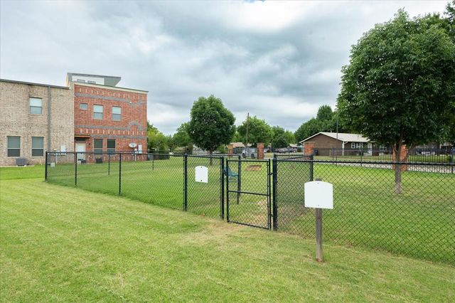 501 S Fretz Avenue, Edmond, OK 73003