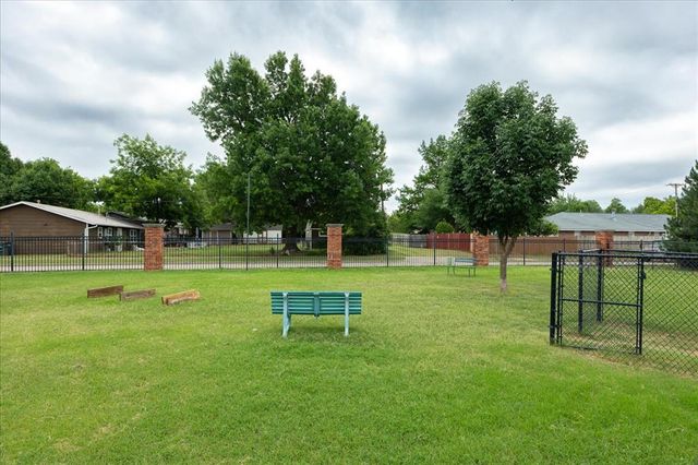 501 S Fretz Avenue, Edmond, OK 73003