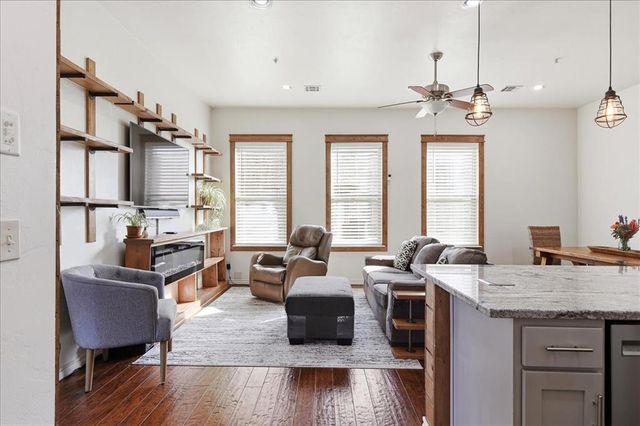 501 S Fretz Avenue, Edmond, OK 73003