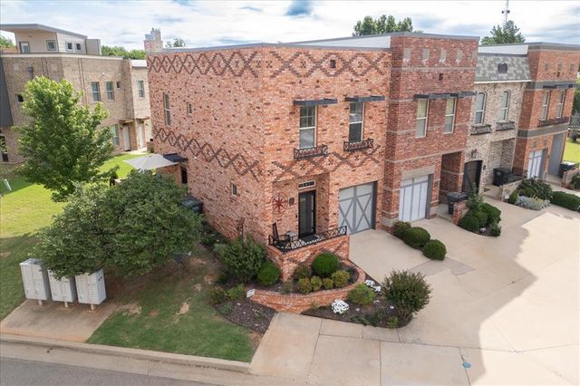 501 S Fretz Avenue, Edmond, OK 73003