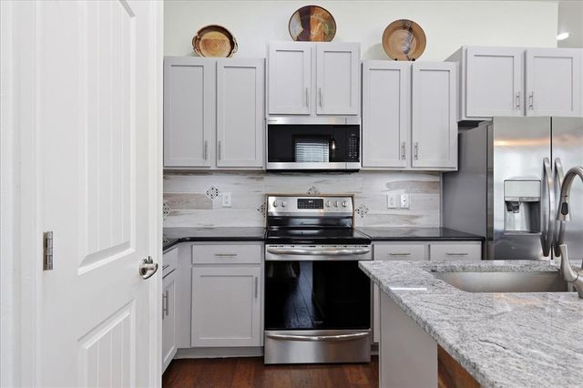 501 S Fretz Avenue, Edmond, OK 73003