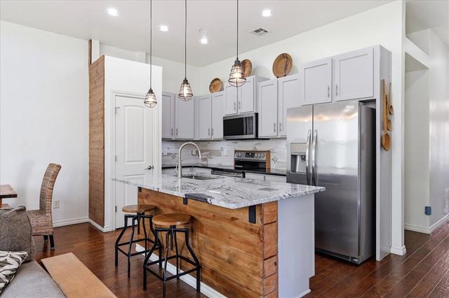 501 S Fretz Avenue, Edmond, OK 73003