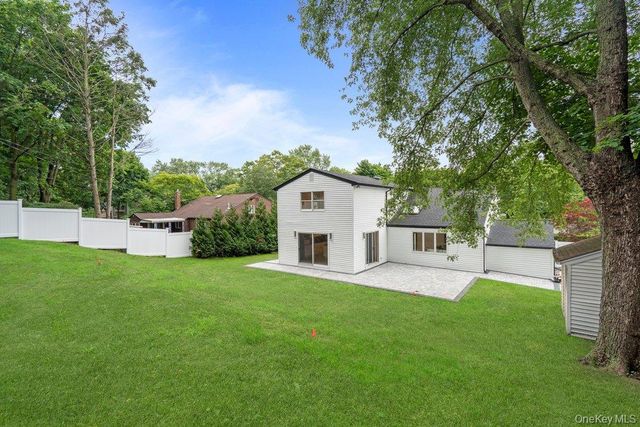 12 E Park Drive, Old Bethpage, NY 11804