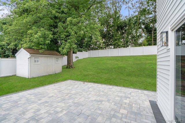 12 E Park Drive, Old Bethpage, NY 11804