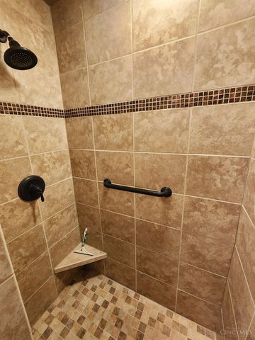 5619 Woodhaven Drive, Green Twp, OH 45248