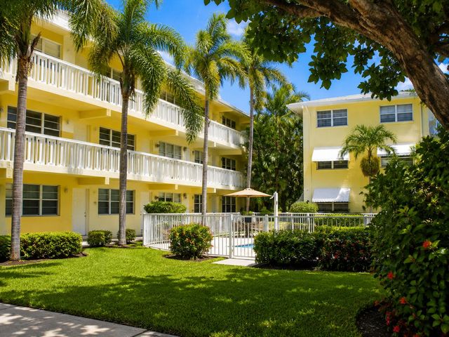 1900 NE 8th Court 204, Fort Lauderdale, FL 33304