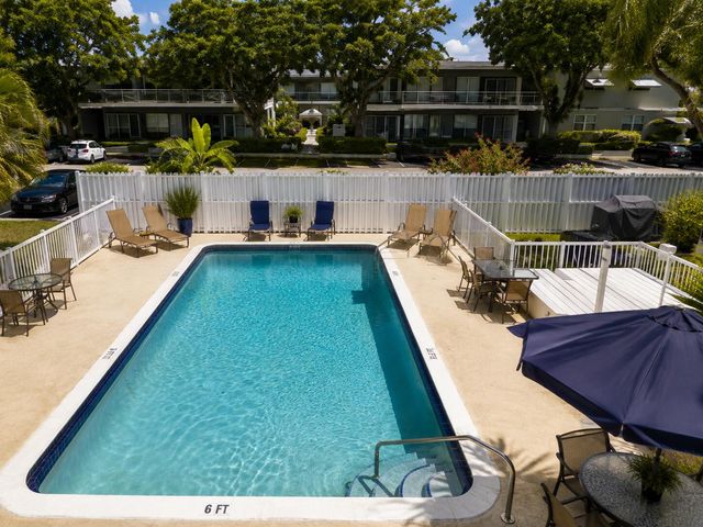 1900 NE 8th Court 204, Fort Lauderdale, FL 33304