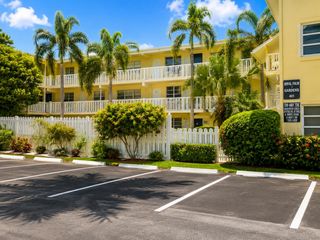1900 NE 8th Court 204, Fort Lauderdale, FL 33304