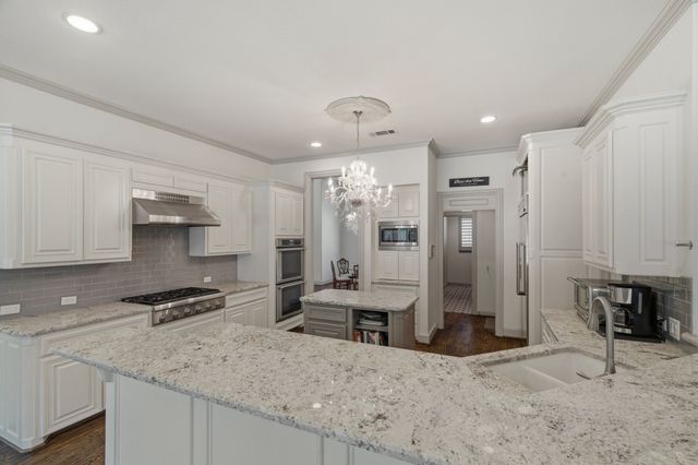 1901 Queensbridge Court, Keller, TX 76262