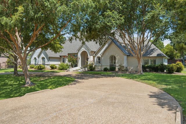 1901 Queensbridge Court, Keller, TX 76262