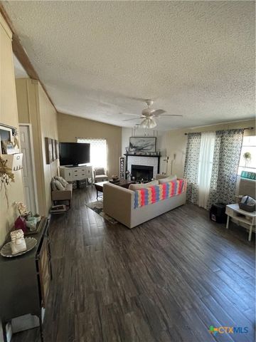 627 Buck Trail, Canyon Lake, TX 78133