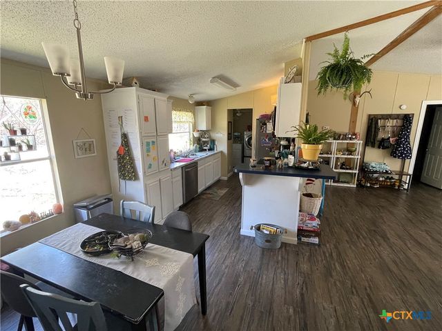 627 Buck Trail, Canyon Lake, TX 78133