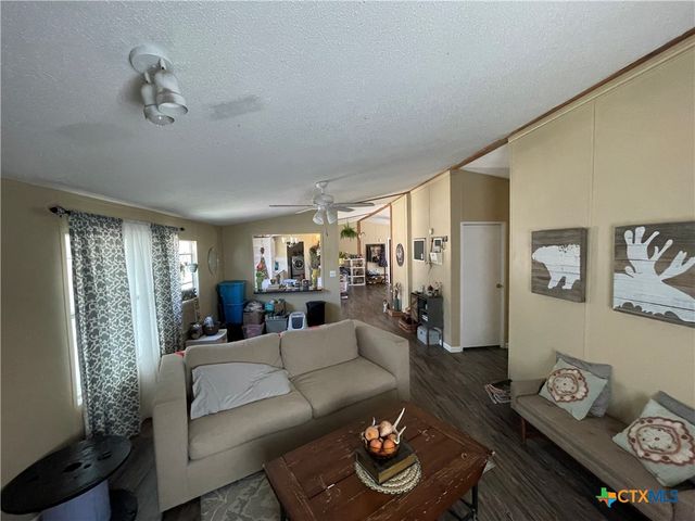 627 Buck Trail, Canyon Lake, TX 78133