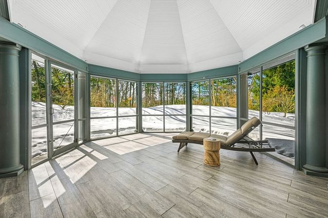 72 Meriam St, Lexington, MA 02420