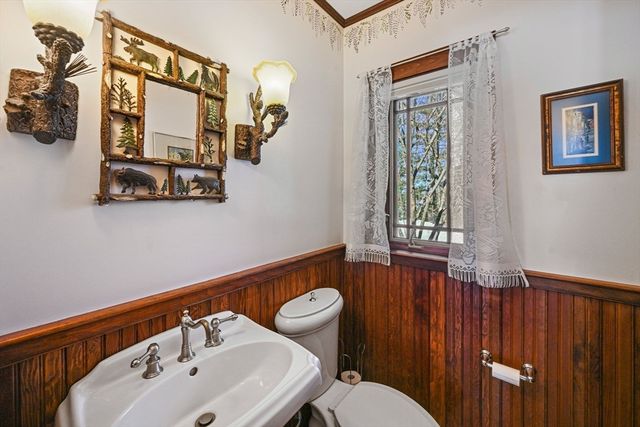 72 Meriam St, Lexington, MA 02420