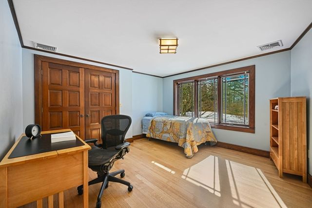 72 Meriam St, Lexington, MA 02420