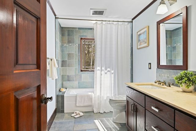 72 Meriam St, Lexington, MA 02420