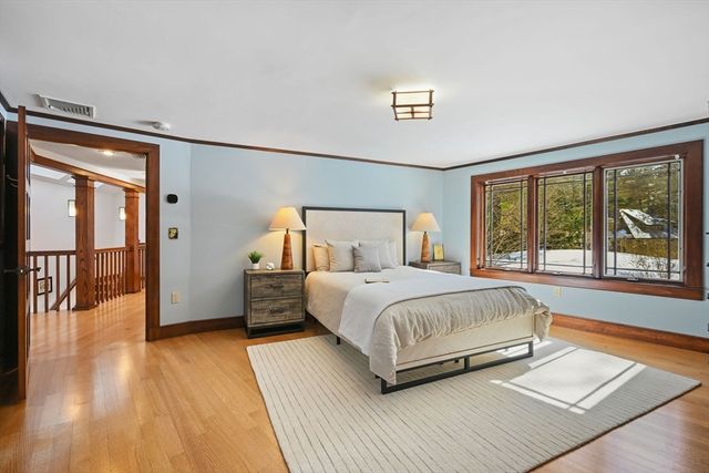 72 Meriam St, Lexington, MA 02420