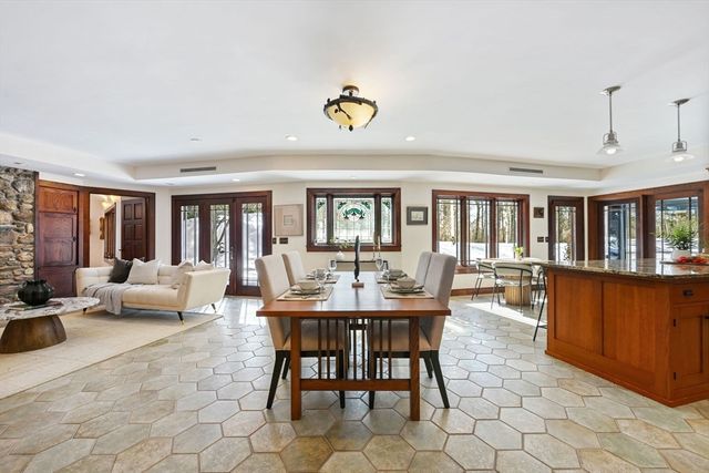 72 Meriam St, Lexington, MA 02420