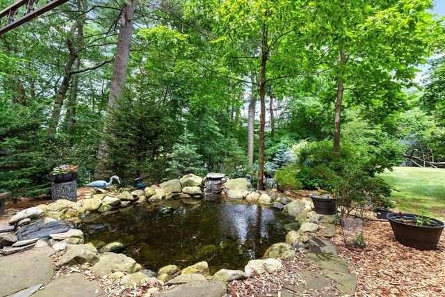 72 Meriam St, Lexington, MA 02420