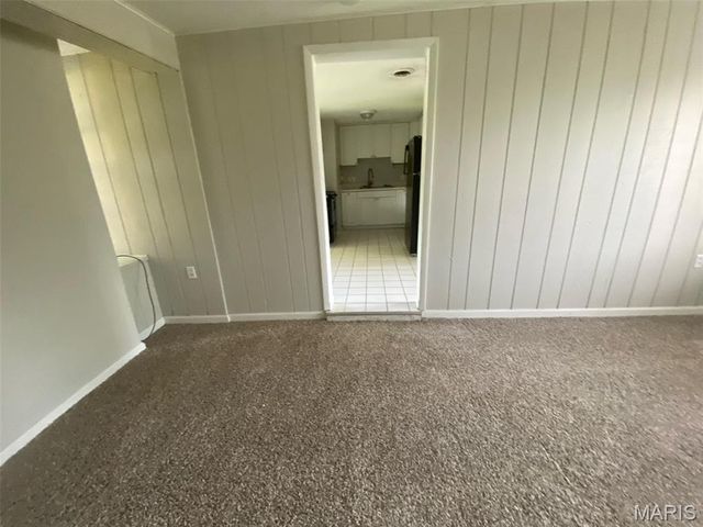 34 Saint Laurence Drive, Florissant, MO 63031