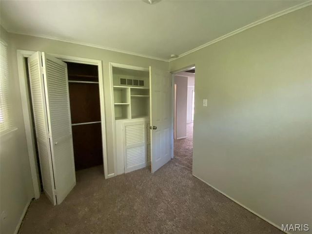 34 Saint Laurence Drive, Florissant, MO 63031