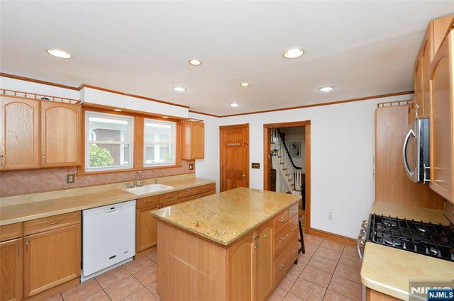 1-20 Cyril Avenue, Fair Lawn, NJ 07410