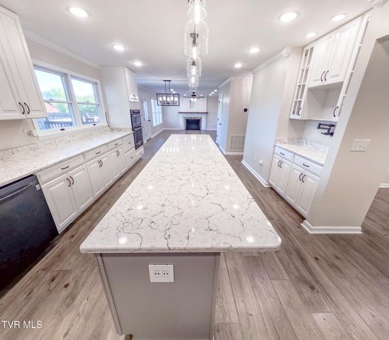 171 Flourville Rd, Gray, TN 37615