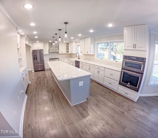 171 Flourville Rd, Gray, TN 37615