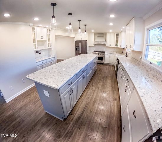 171 Flourville Rd, Gray, TN 37615