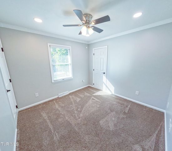 171 Flourville Rd, Gray, TN 37615