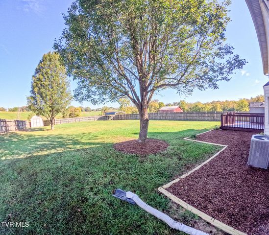 171 Flourville Rd, Gray, TN 37615
