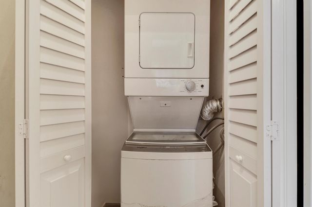 6641 Via Regina 5, Boca Raton, FL 33433