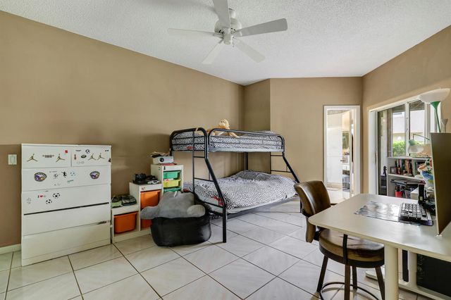 6641 Via Regina 5, Boca Raton, FL 33433