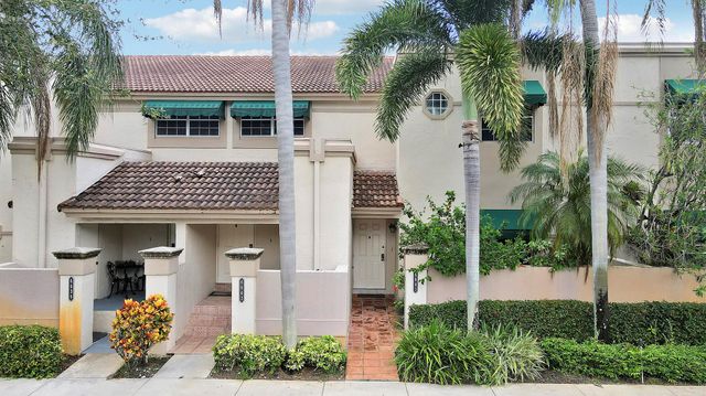 6641 Via Regina 5, Boca Raton, FL 33433