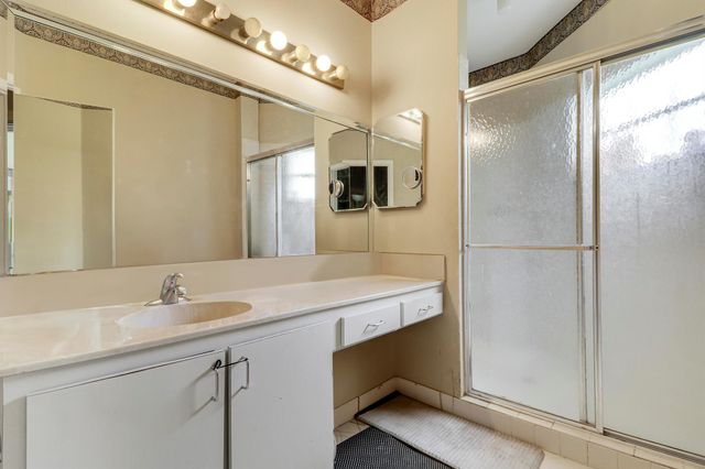 6641 Via Regina 5, Boca Raton, FL 33433