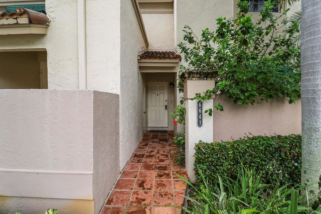 6641 Via Regina 5, Boca Raton, FL 33433