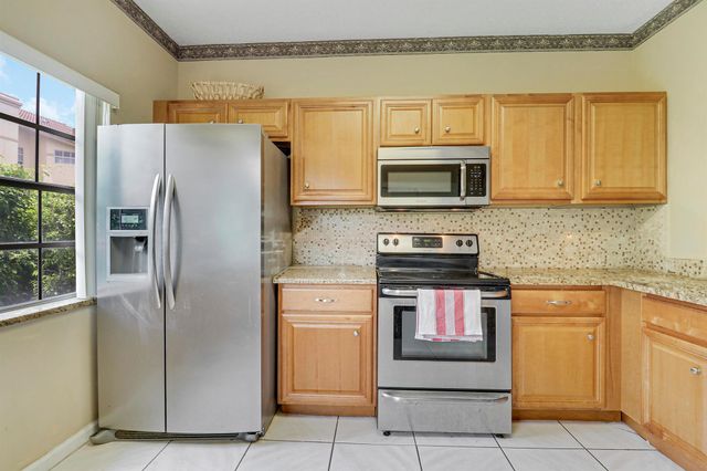 6641 Via Regina 5, Boca Raton, FL 33433