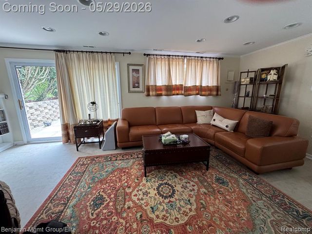 18769 Walmer Lane, Beverly Hills, MI 48025
