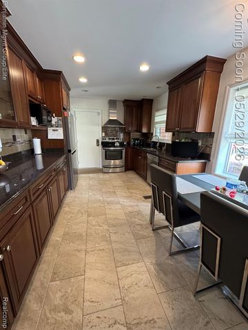18769 Walmer Lane, Beverly Hills, MI 48025