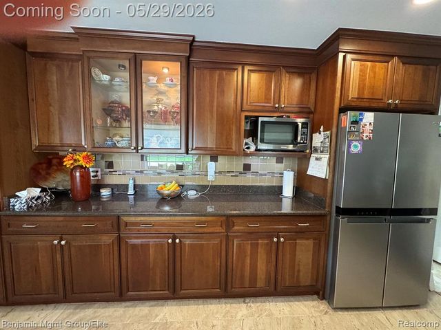 18769 Walmer Lane, Beverly Hills, MI 48025